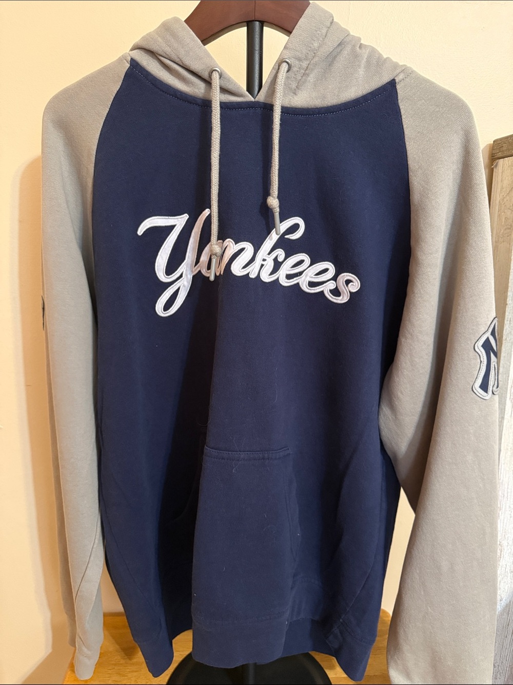 Majestic Navy and Gray Yankees Pullover Hoodie